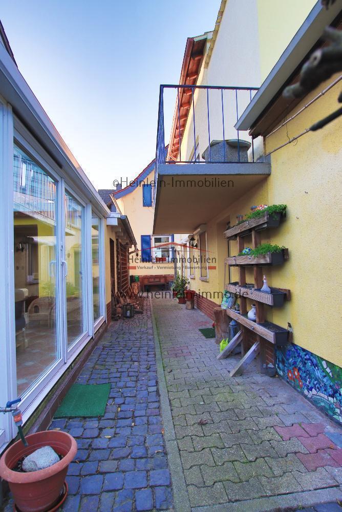 Einfamilienhaus# opt. Bauplatz# Sauna# Wintergarten# Kaminofen# PV & Solar# Griesheim Hofmannstr. 8 zimmer