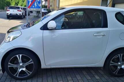 Toyota iQ