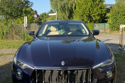 Maserati Levante 215.000 km 22.300 &euro; Offenbach am Main 63069