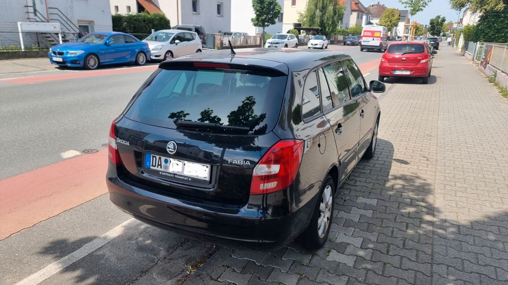 Skoda Fabia 69.000 km 5.999 &euro; Erzhausen 64390