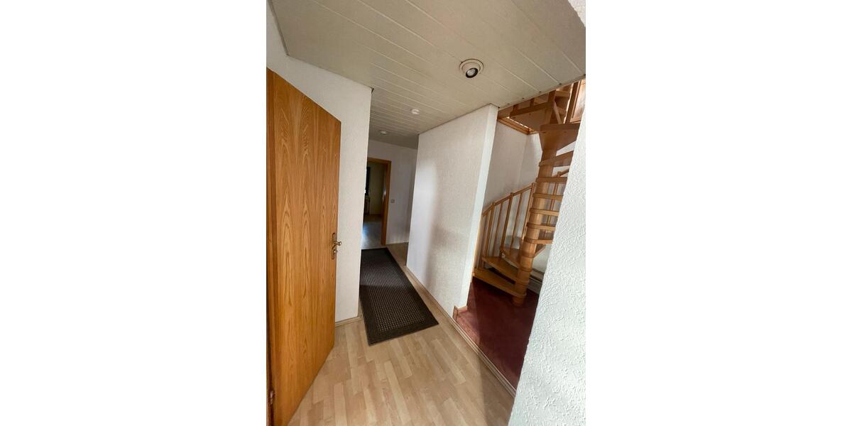 Mehrgenarationhaus mit genehmigten Bauprojekt 8 zimmer