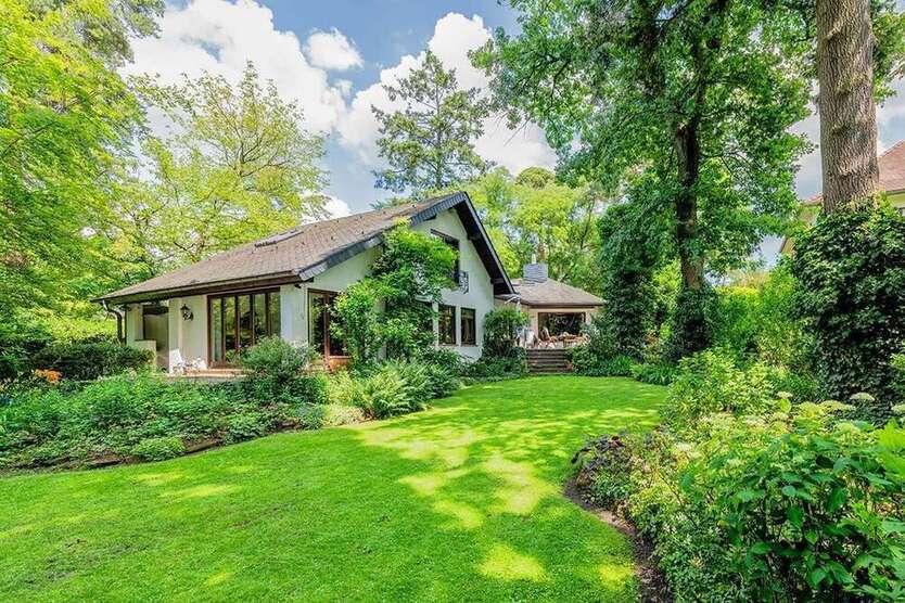 Haus zum Kaufen in Darmstadt 1.390.000 € 227.84 m²
