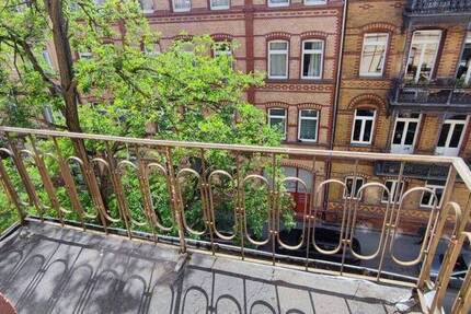 Freie 3-Zimmer-Wohnung mit Balkon in zentraler Lage! Provisionsfrei