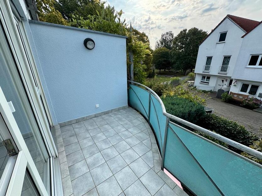 Helle 2-Zimmer-Wohnung mit zwei Balkonen und Tiefgarage