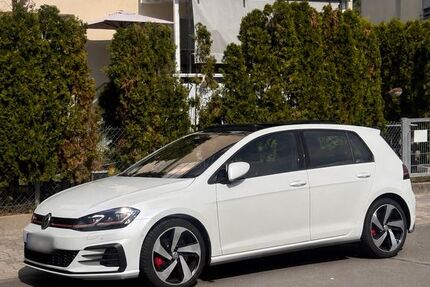 VW Golf 132.000 km 22.300 &euro; Raunheim 65479