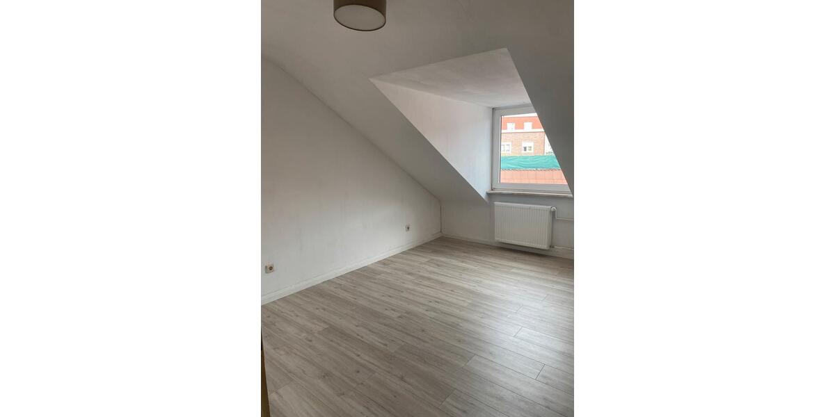 Dachgeschoßwohnung Darmstadt - 1 Zimmer, 17 m&sup2;, 450&euro; | Angebot:26199870
