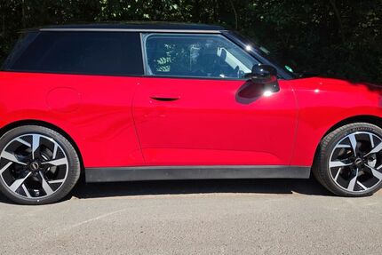 Mini Cooper SE 26.000 km 27.999 &euro; Gross-Zimmern 64846