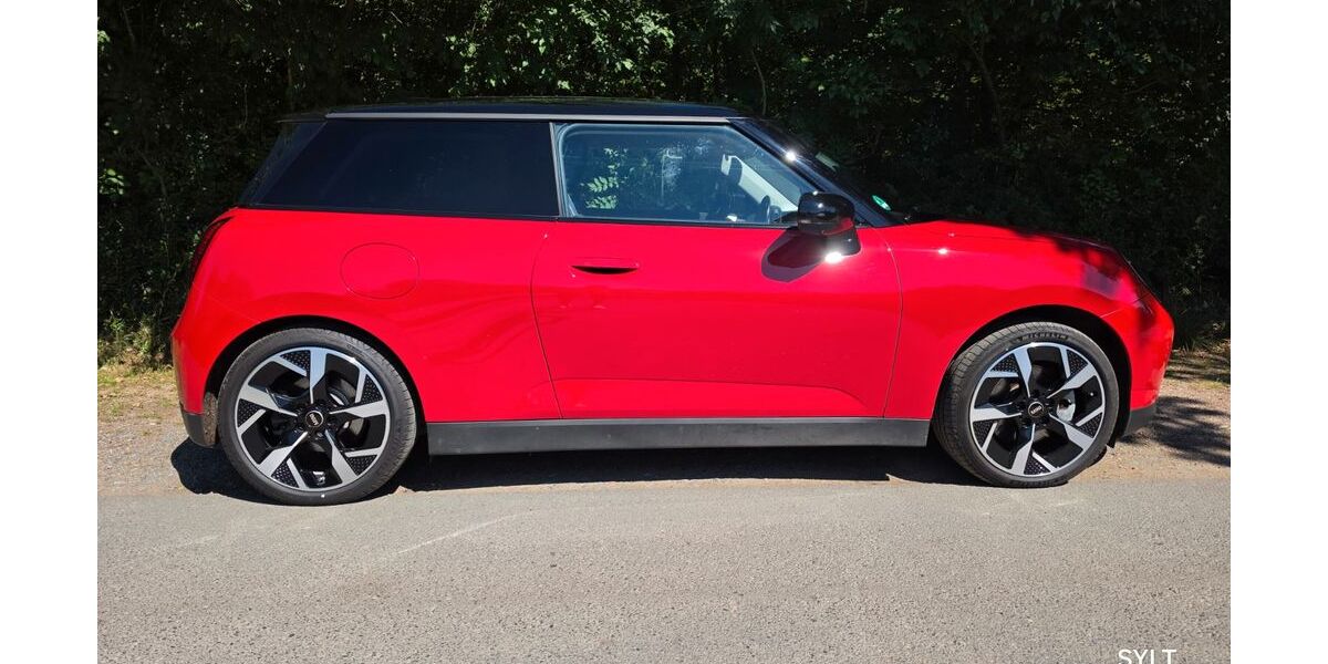 Mini Cooper SE 26.000 km 27.999 &euro; Gross-Zimmern 64846