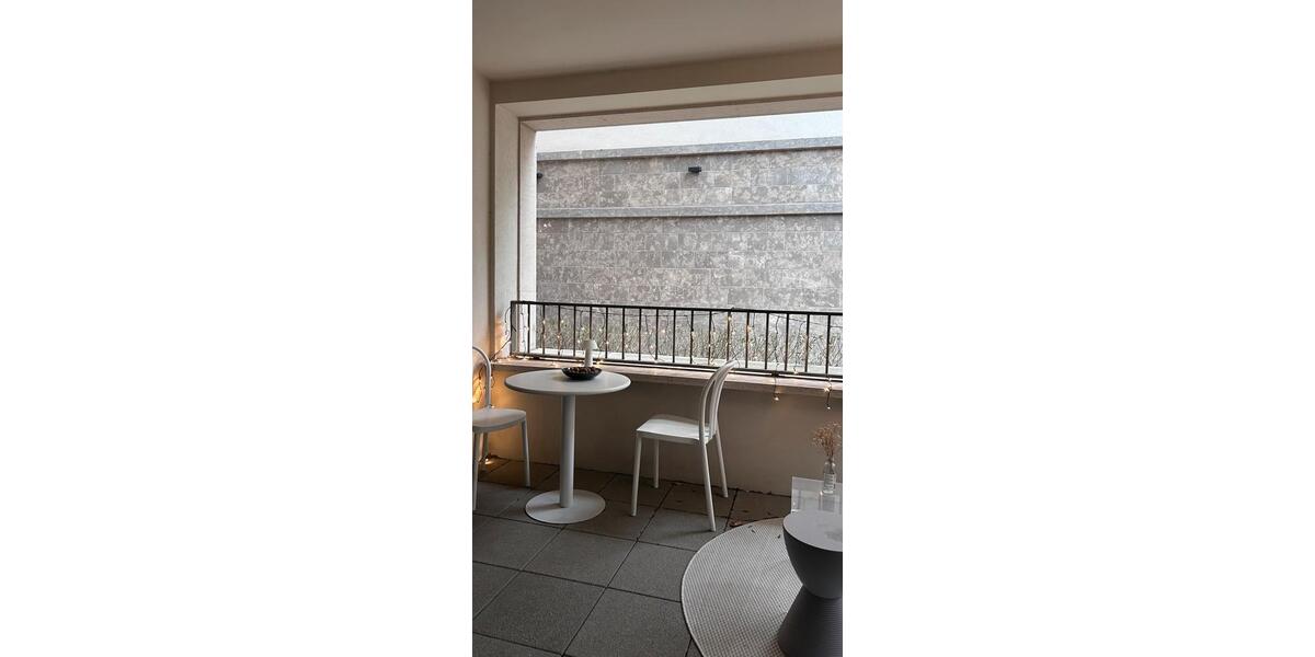 Erdgeschoßwohnung Frankfurt am Main Ostend - 2 Zimmer, 74 m&sup2;, 1.600&euro; | Angebot:24964279