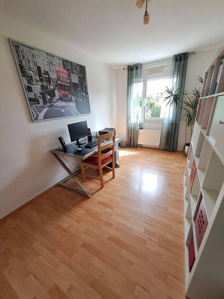 Großzügiges Familien - Reihenendhaus mit Loggia in Eschersheim