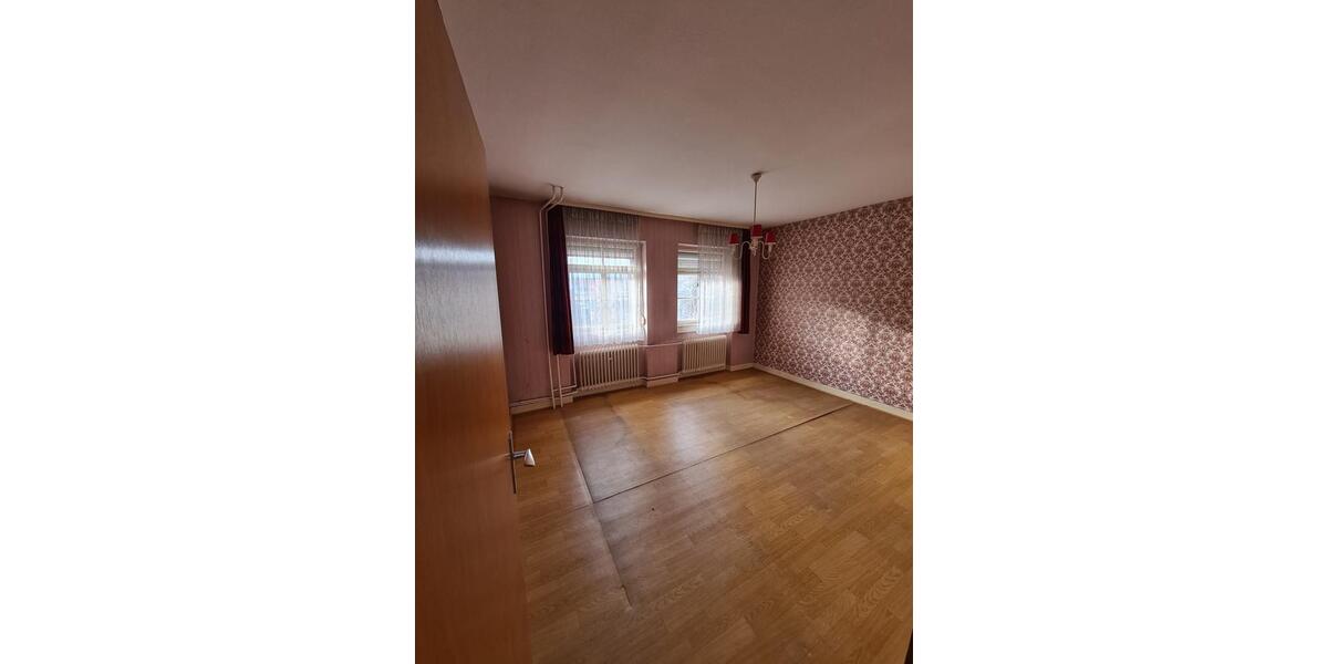 Einfamilienhaus Breuberg - 7 Zimmer, 150 m&sup2;, 290.000&euro; | Angebot:27115150