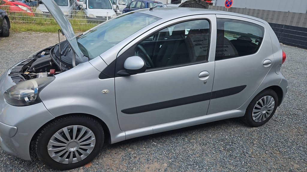 Toyota Aygo (X) 127.900 km 2.400 &euro; Darmstadt 64295