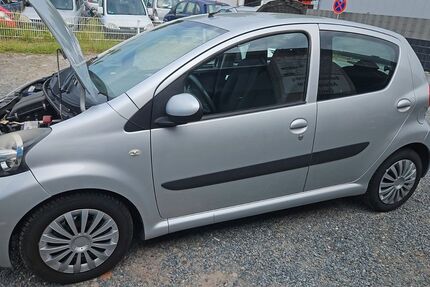 Toyota Aygo (X) 96.000 km 2.400 € Darmstadt 64295