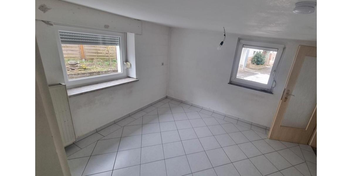 Einfamilienhaus Münster (Hessen) - 9 Zimmer, 130 m&sup2;, 350.000&euro; | Angebot:26802984
