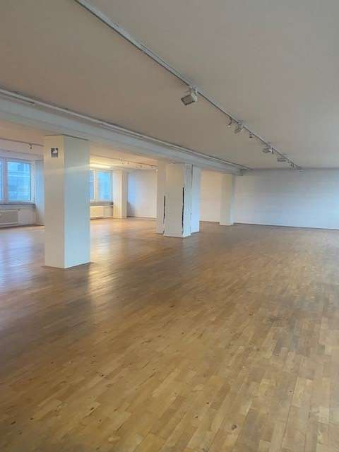 Büro in Frankfurt 5.350 € 535 m²