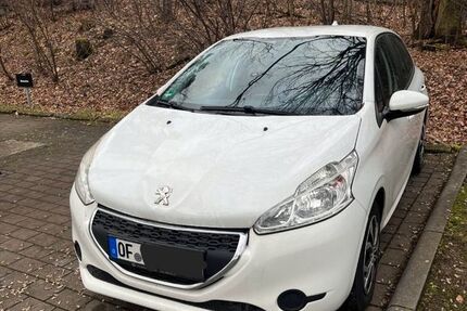 Peugeot 208 97.500 km 4.000 &euro; Neu-Isenburg 63263