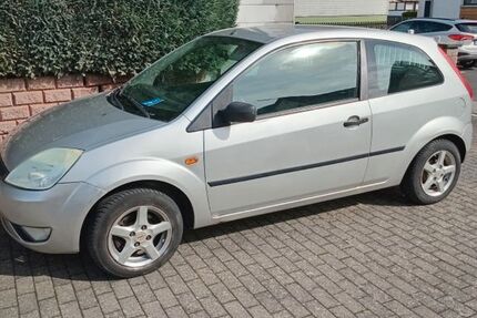 Ford Fiesta 207.000 km 850 &euro; Rődermark 63322