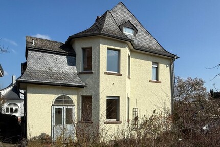 Hofheim: Individualisten aufgepasst. Altbestand mit großem Grundstück, oder zusätzlichem Bauplatz - Haus Hofheim | Angebot:26084064