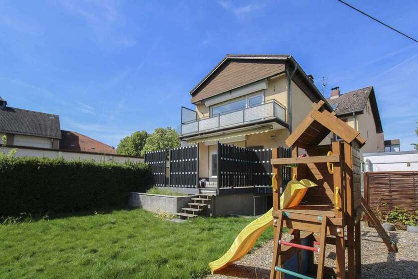 Haus zum Kaufen in Frankfurt am Main 1.099.000 € 251 m²