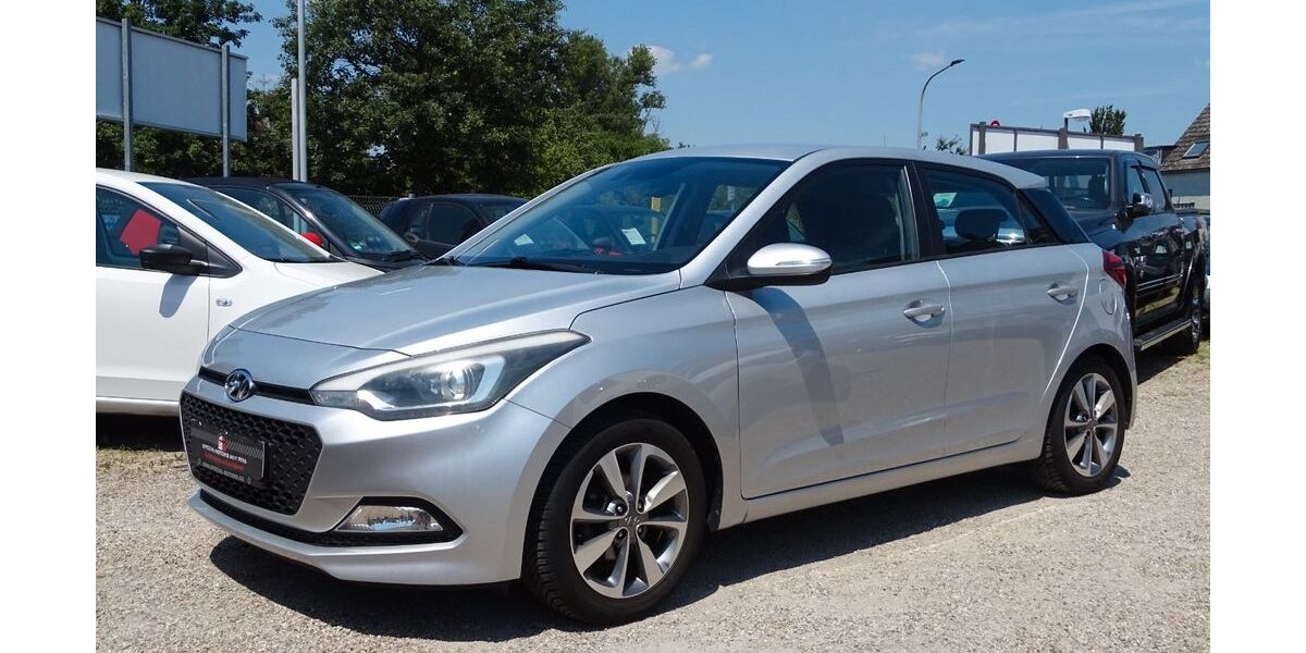 Hyundai i20 115.000 km 6.700 &euro; Rodgau / Nieder-Roden 63110