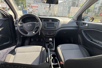 Hyundai i20 18.228 km 12.000 &euro; Frankfurt am Main 60439