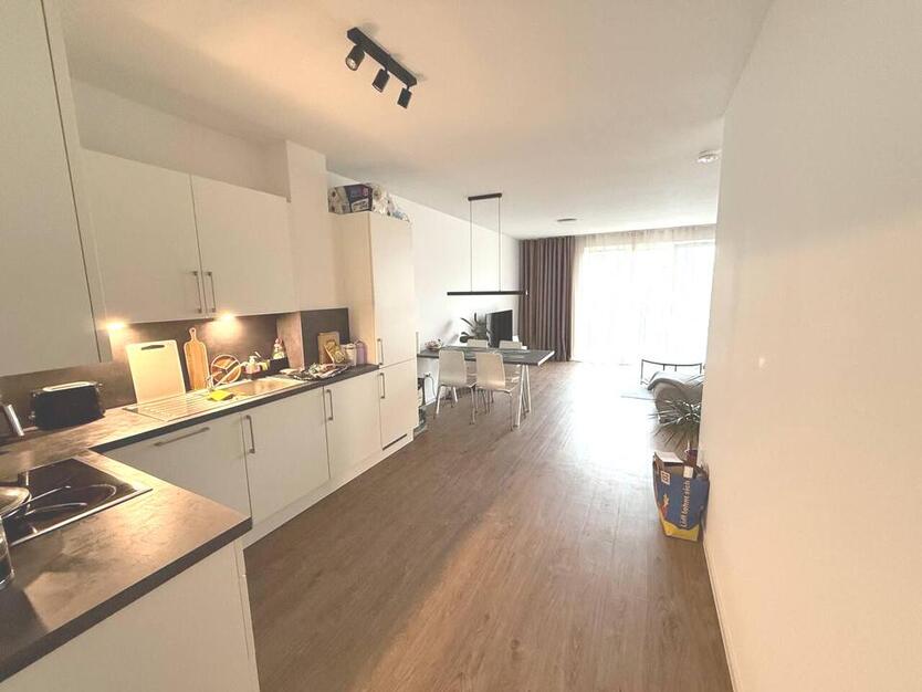 Heiligkreuzviertel: Zweizimmerwohnung mit EBK, Terrasse und Stellplatz zimmer