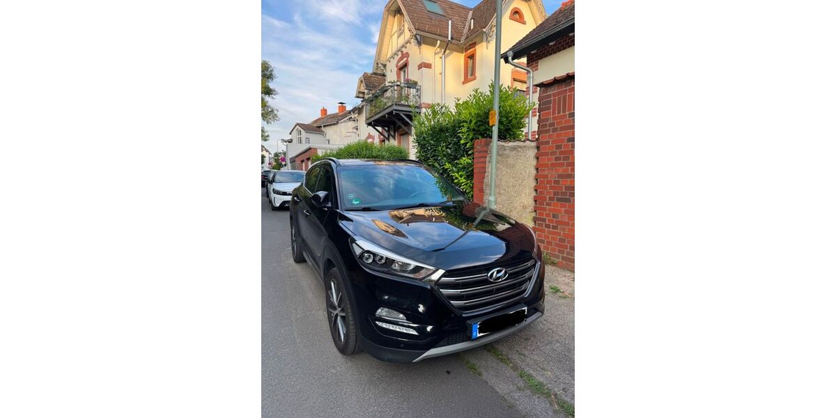 Hyundai TUCSON 152.000 km 14.990 &euro; Frankfurt 60388