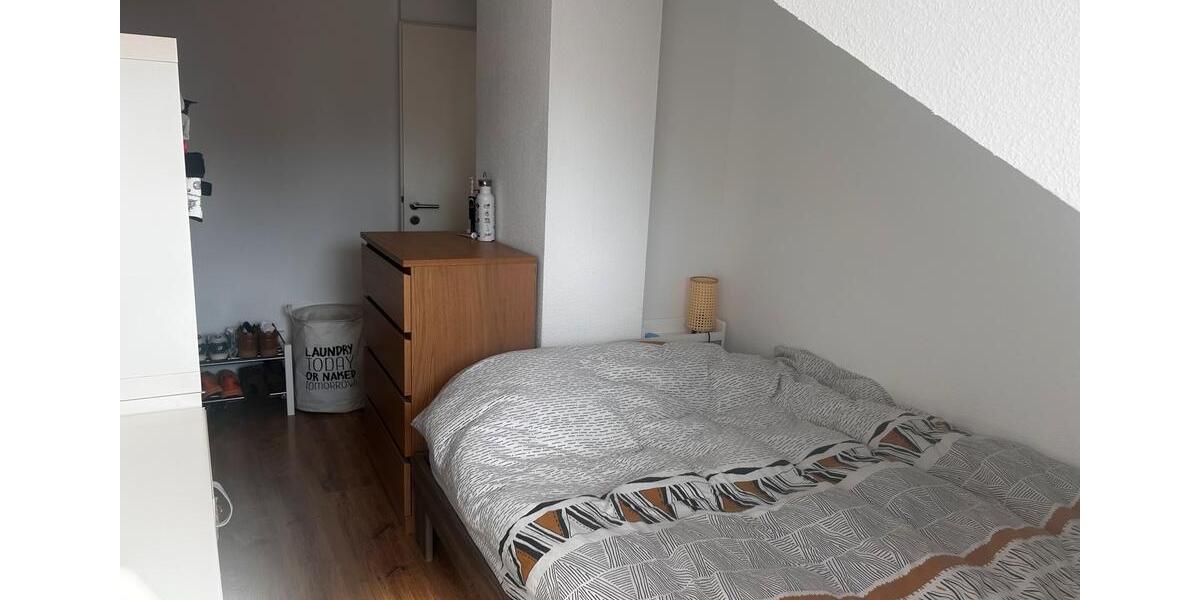 Dachgeschoßwohnung Frankfurt am Main Nordend Ost - 1 Zimmer, 105 m&sup2;, 675&euro; | Angebot:25479987
