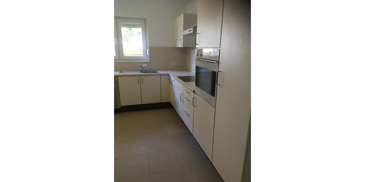 Etagenwohnung Flörsheim am Main - 4.5 Zimmer, 134 m&sup2;, 1.450&euro; | Angebot:25157690