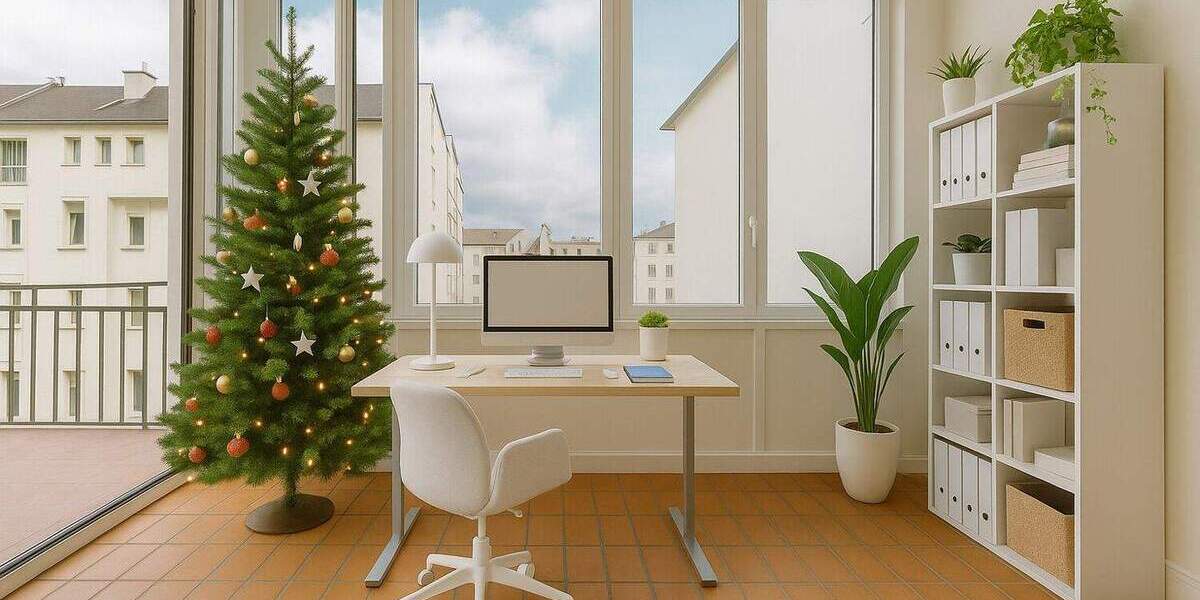 Erstbezug nach Sanierung - Charmante Altbauwohnung mit drei Zimmern, Wintergarten, Balkon und Aufzug 3 zimmer