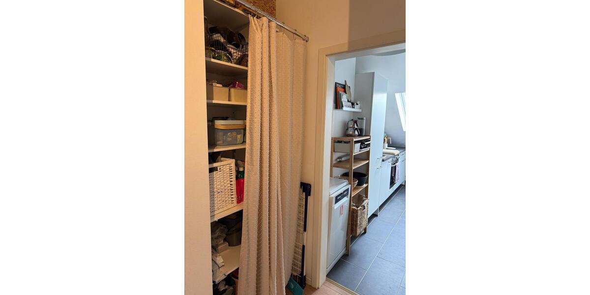 Gemütliche 3-Zi.-DG Whg m. Kamin & Einbauküche in Sachsenhausen 3 zimmer