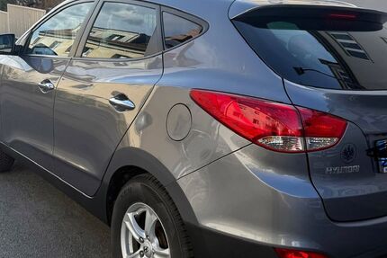 Hyundai ix35 60.800 km 9.400 &euro; Frankfurt am Main 60431