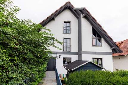 Haus Bischofsheim - 8 Zimmer, 229 m&sup2;, 695.000&euro; | Angebot:25768288