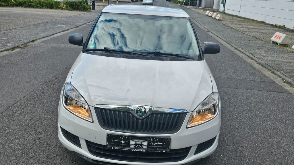 Skoda Fabia 86.129 km 4.999 &euro; Dietzenbach 63128