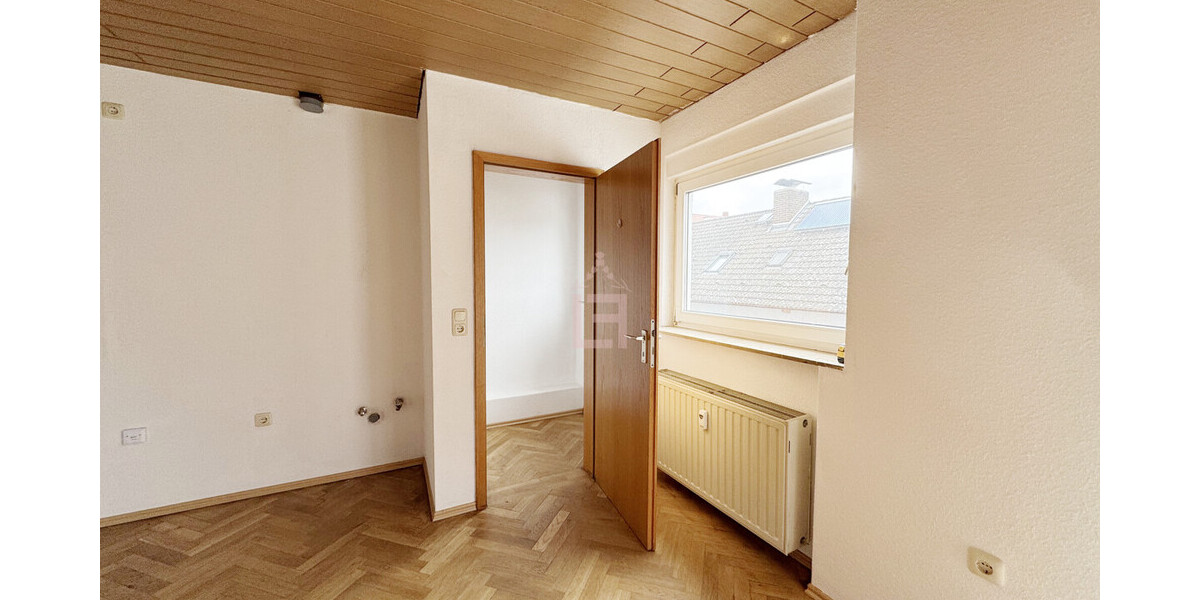 Im Zentrum und doch ruhig! Maisonette-Wohnung mit 3 Zimmern und Balkon - Etagenwohnung Groß-Gerau / Wallerstädten Wallerstädten | Angebot:26180465