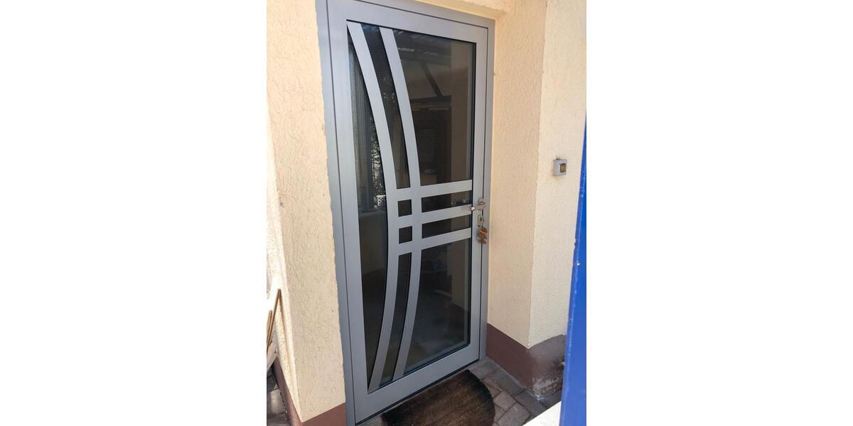 2 Zimmer in 3er WG zu vermieten, Wohnung zentral in Groß-Gefau 2 zimmer