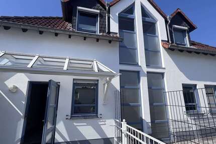 Haus zum Mieten in Flörsheim-Weilbach 1.100 € 108.13 m²