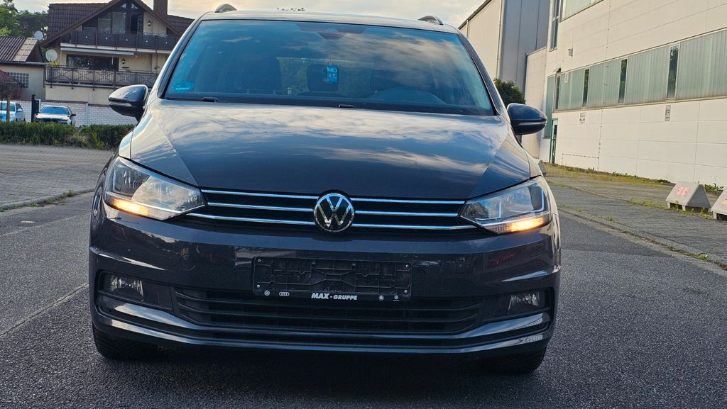 VW Touran 278.005 km 13.300 &euro; Dietzenbach 63128