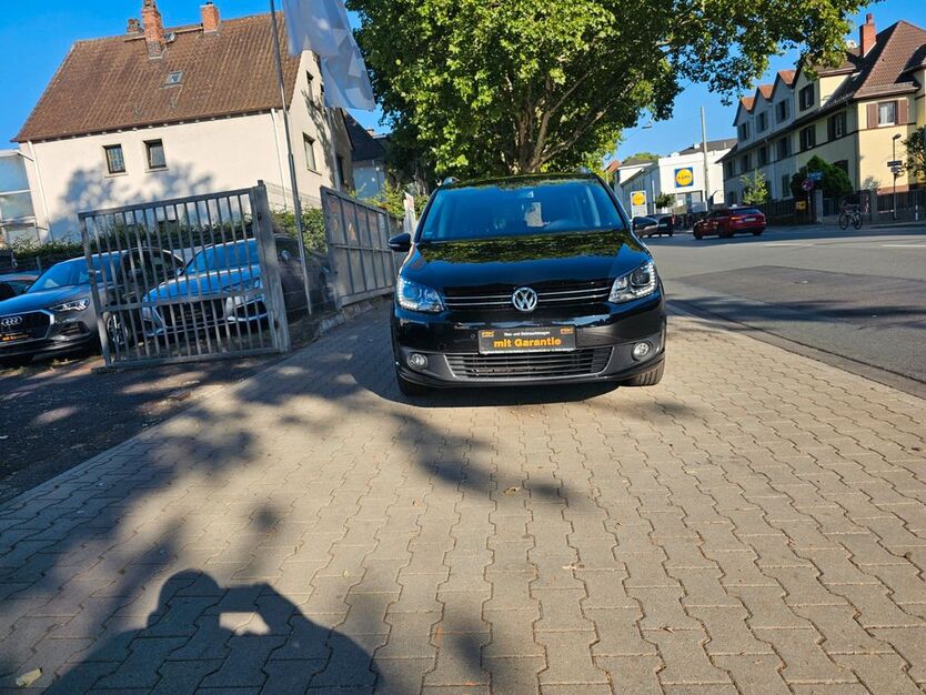 VW Touran 160.000 km 11.600 € Offenbach 63071