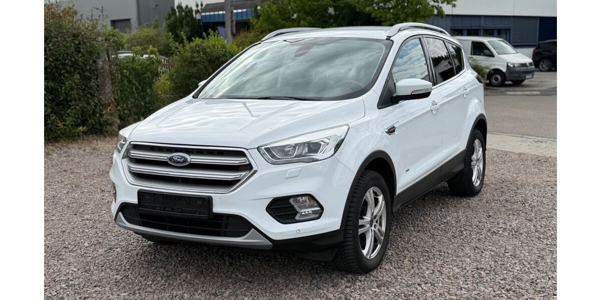 Ford Kuga 80.000 km 12.999 &euro; Dreieich 63303