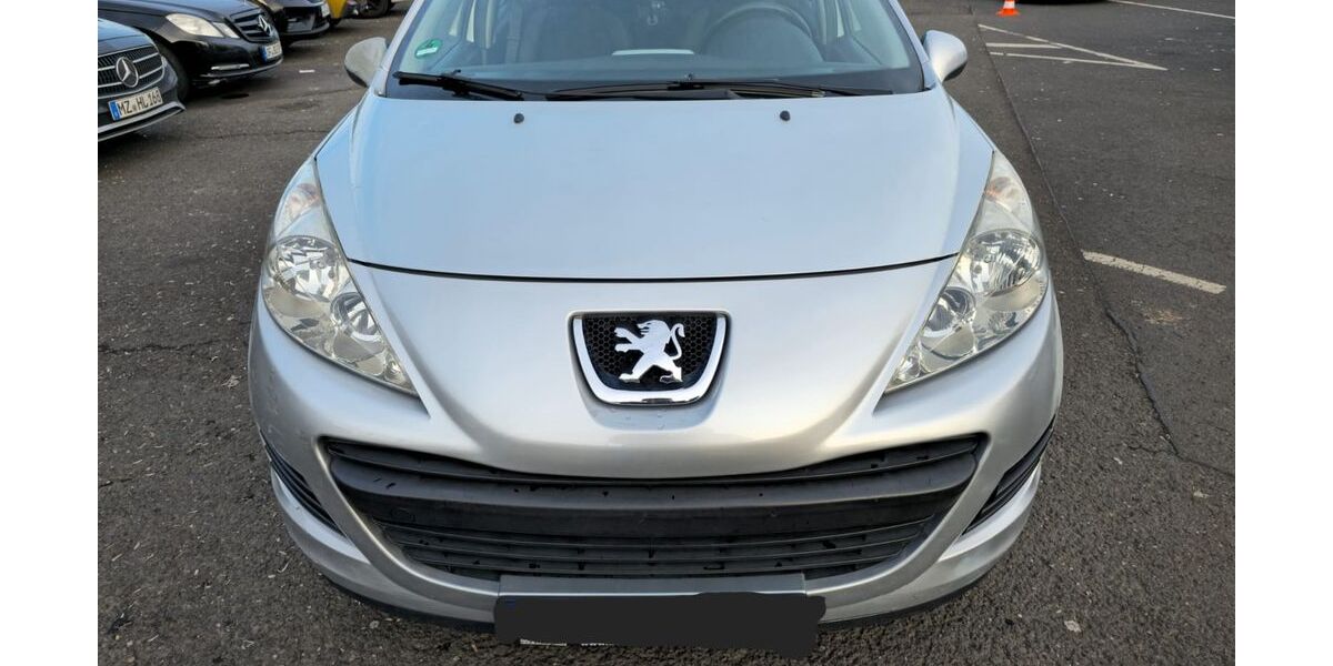 Peugeot 207 94.000 km 3.900 &euro; Offenbach am Main 63067