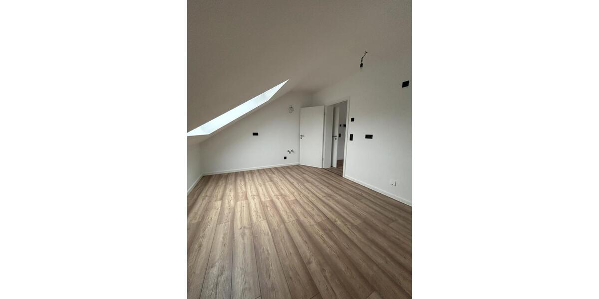 helle 4 Zimmer Wohnung im OG - 125m² 4 zimmer