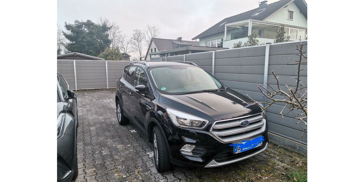 Ford Kuga 44.000 km 14.550 &euro; Kelsterbach 65451