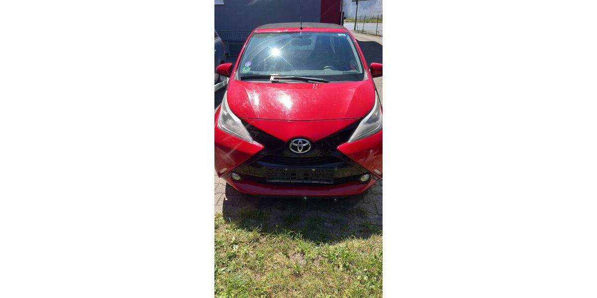 Toyota Aygo (X) 92.120 km 5.900 &euro; Pfungstadt 64319