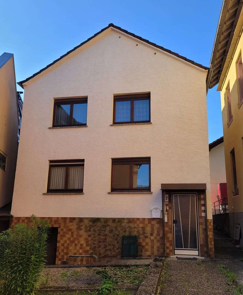 Haus zum Kaufen in Bad König 220.000 € 147 m²