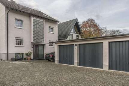 Haus zum Kaufen in Dietzenbach 980.000 € 252.43 m² 10 zimmer