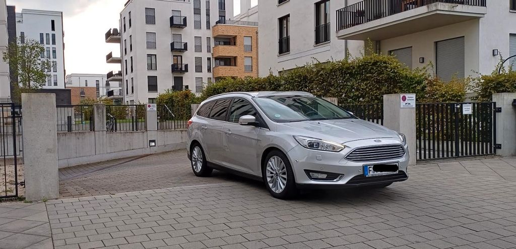 Ford Focus 111.000 km 7.990 &euro; Frankfurt 65933