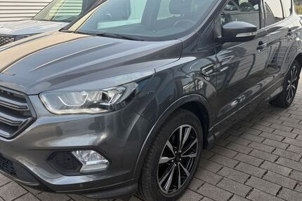 Ford Kuga 101.400 km 13.990 &euro; Heppenheim 64646