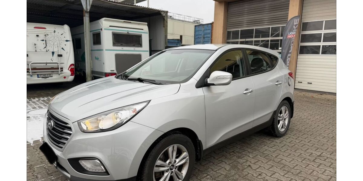 Hyundai ix35 54.000 km 8.990 &euro; Frankfurt am Main 65933