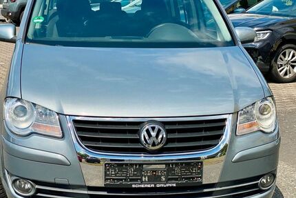 VW Touran 145.786 km 6.990 € Kelsterbach 65451